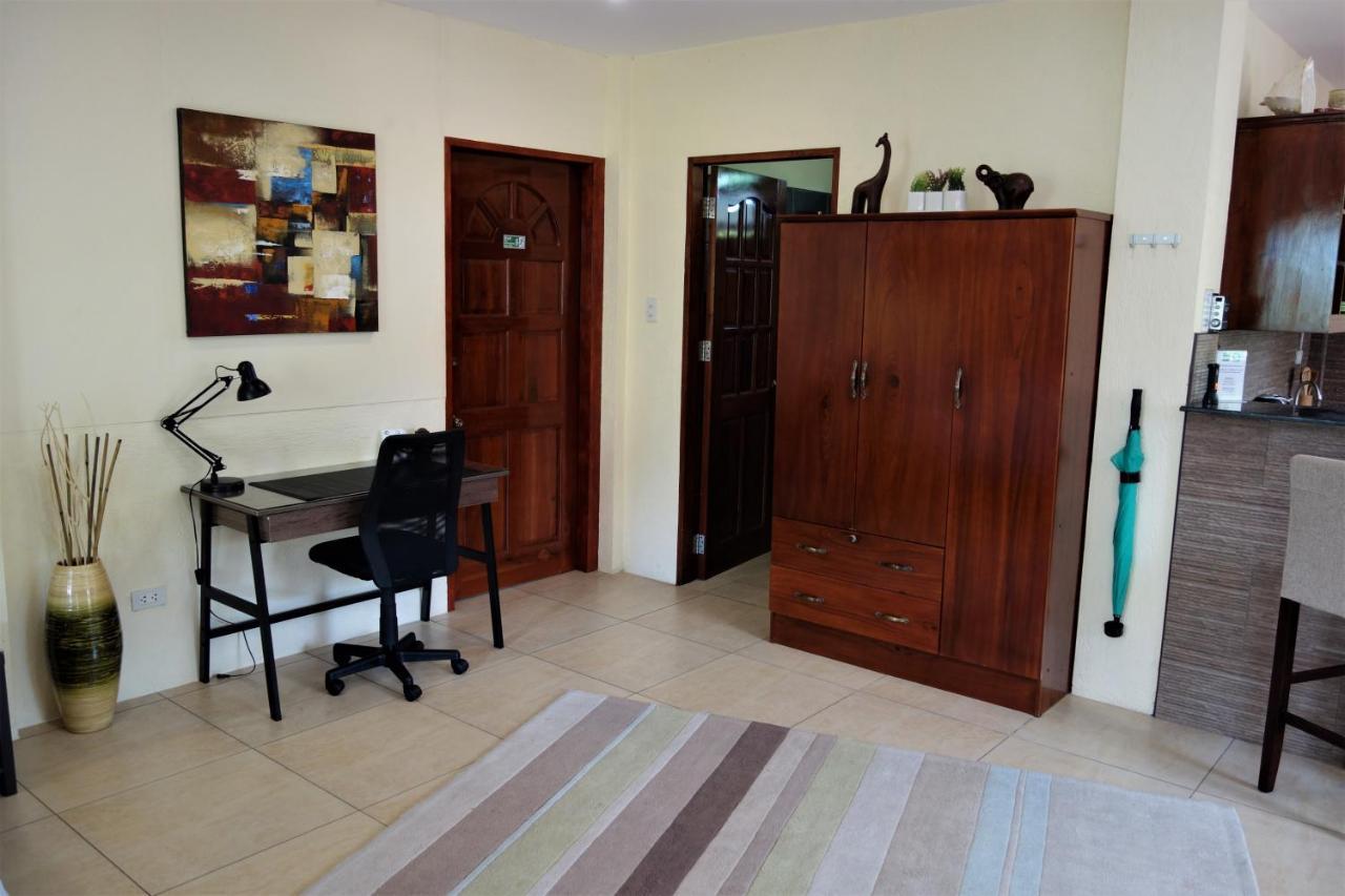 Casa Cataleya Bohol Self-Service Apartments パングラオ エクステリア 写真