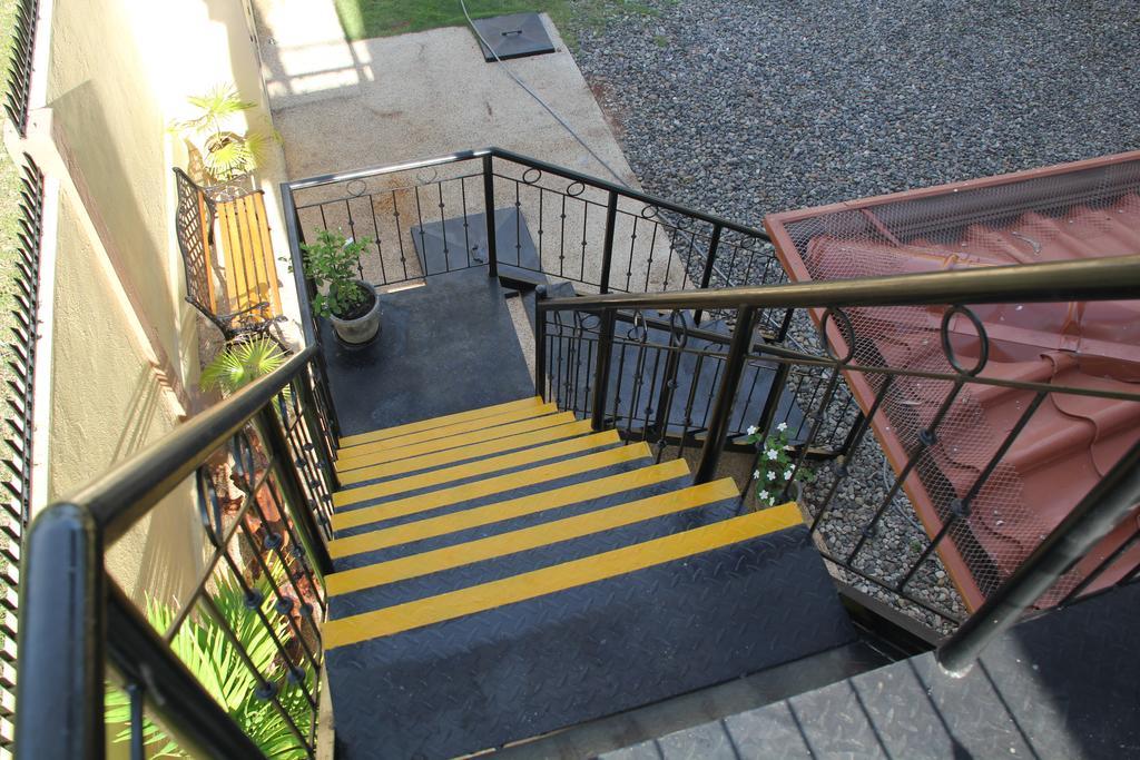 Casa Cataleya Bohol Self-Service Apartments パングラオ エクステリア 写真